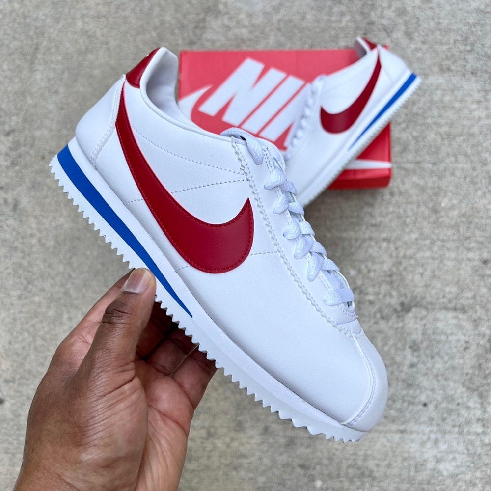 WMNS NIKE CLASSIC CORTEZ
LEATHER WHITE RED BLUE